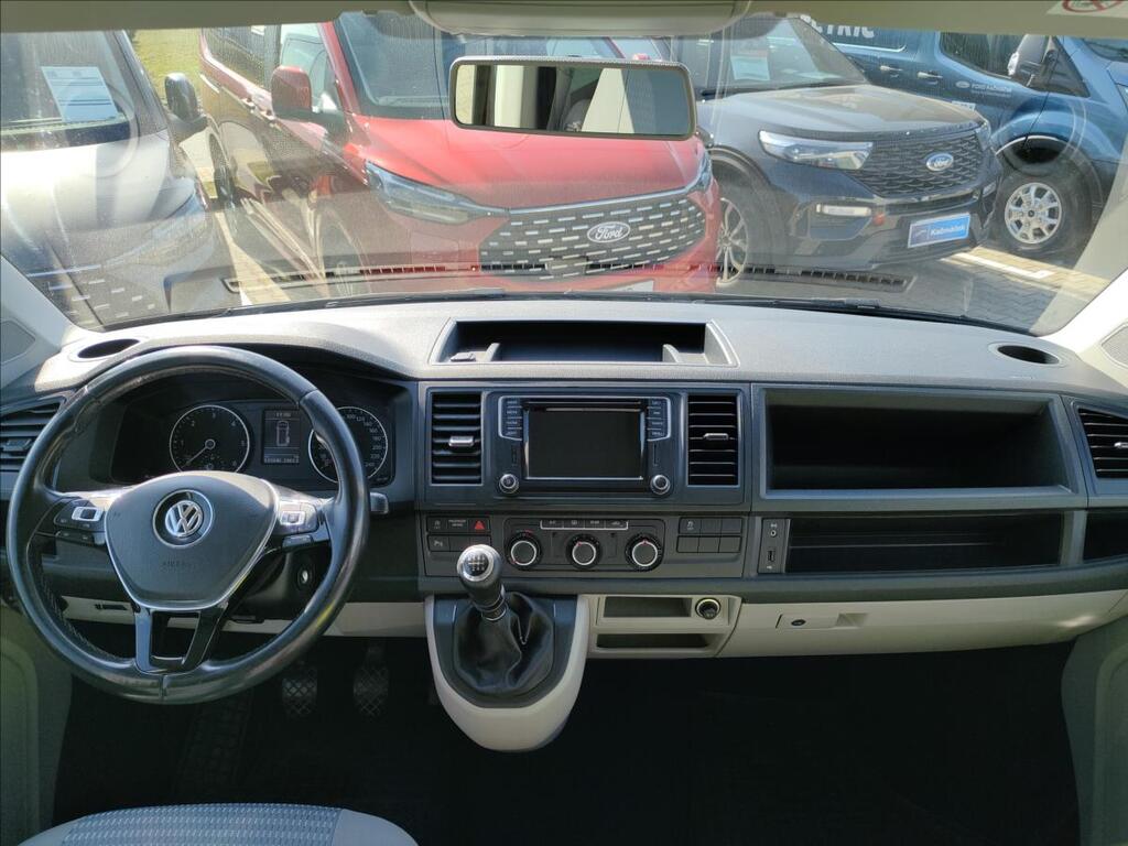 Volkswagen Caravelle 17