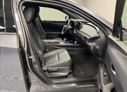 Lexus UX 300h 7