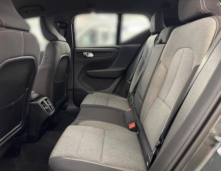 Volvo XC40 11