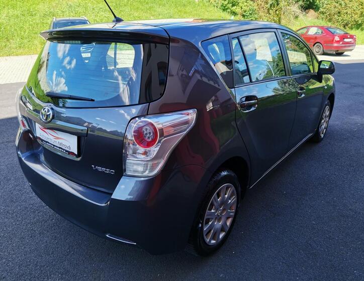 Toyota Verso 6
