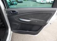 Ford Galaxy 37