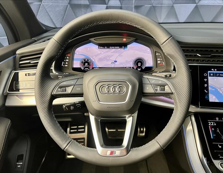 Audi Q7 11