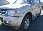 Mitsubishi Pajero 9