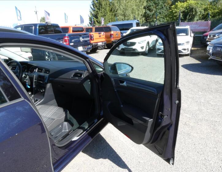 Volkswagen Golf 26