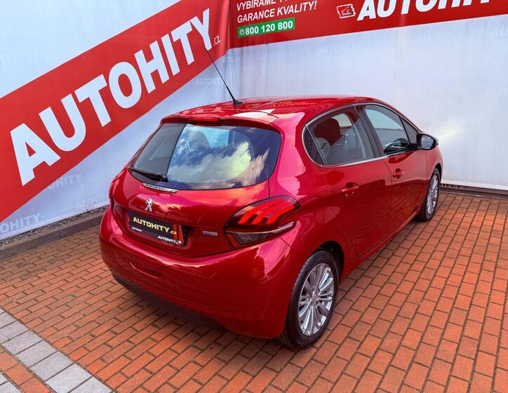 Peugeot 208 7