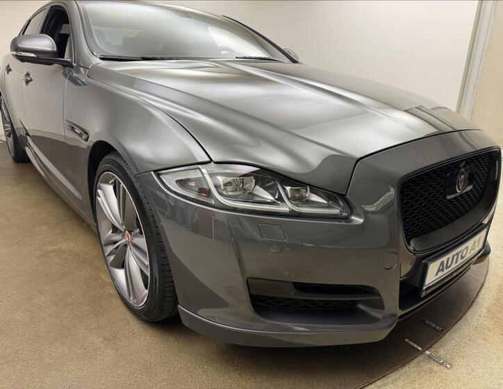 Jaguar XJ 3