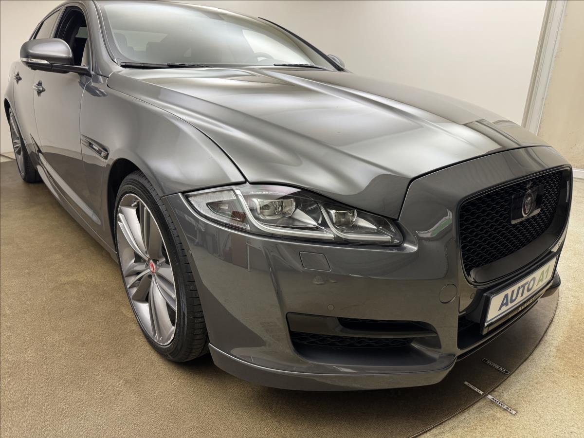 Jaguar XJ
