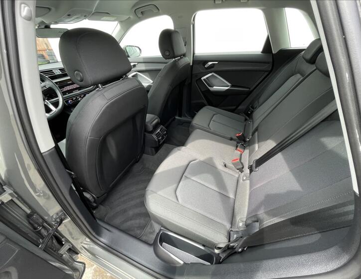 Audi Q3 17
