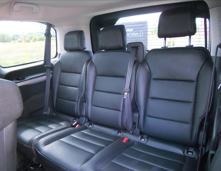 Peugeot Traveller 18