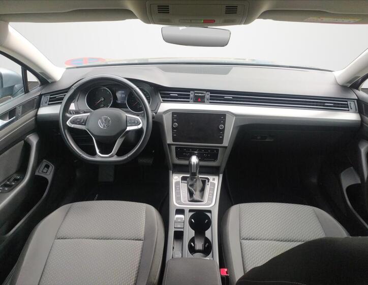Volkswagen Passat 9
