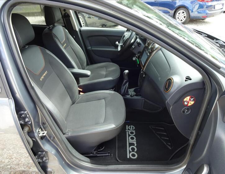 Dacia Sandero 30