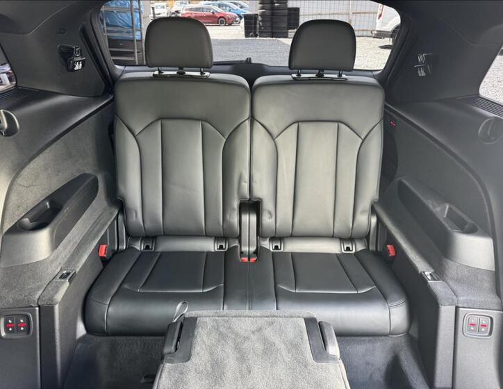 Audi SQ7 19