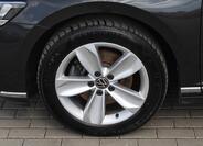 Volkswagen Passat 9