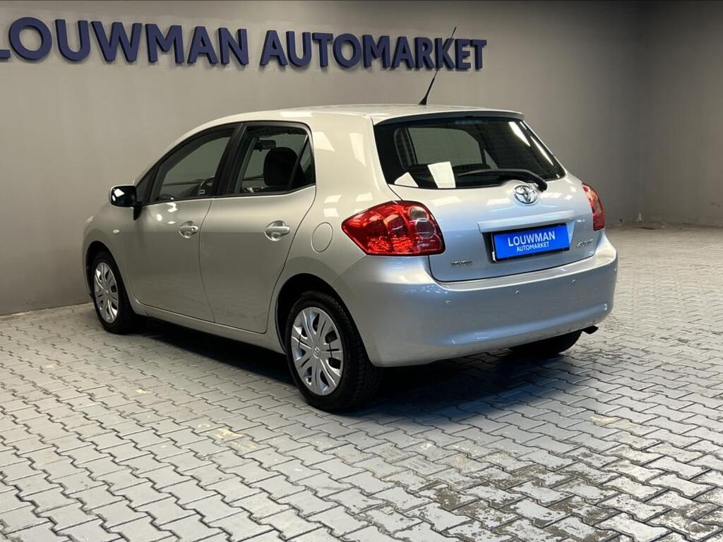 Toyota Auris 13