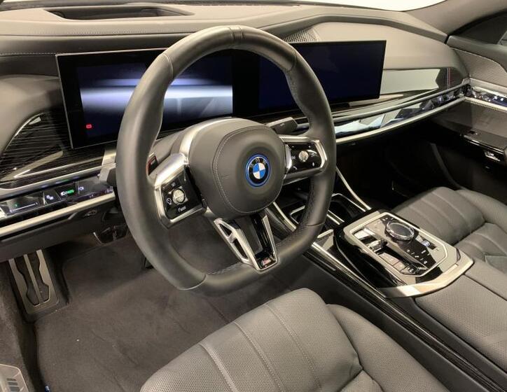 BMW i7 6