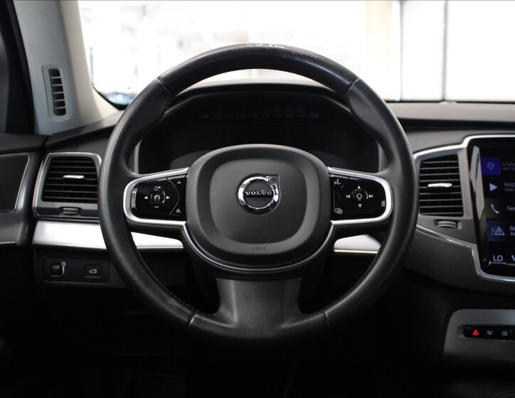 Volvo XC90 9