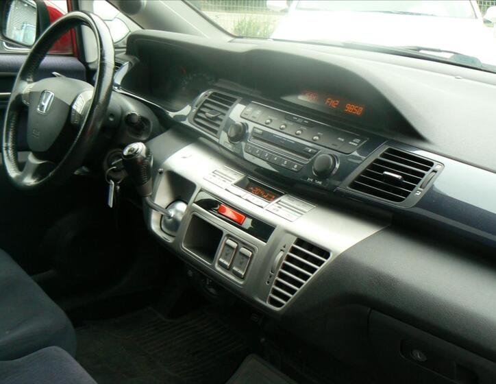 Honda FR-V 17