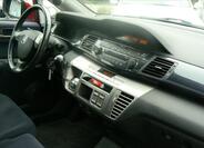 Honda FR-V 17