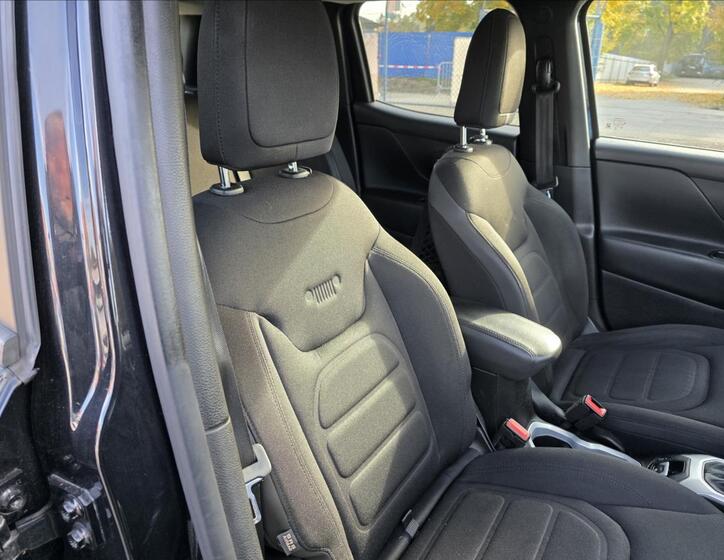 Jeep Renegade 29