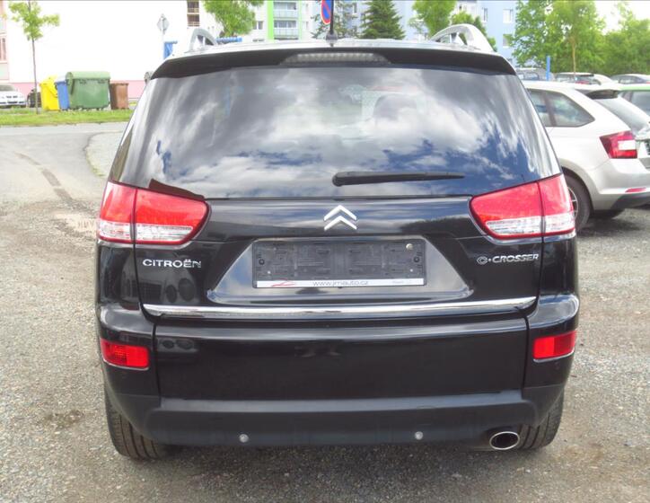 Citroën C-Crosser 8