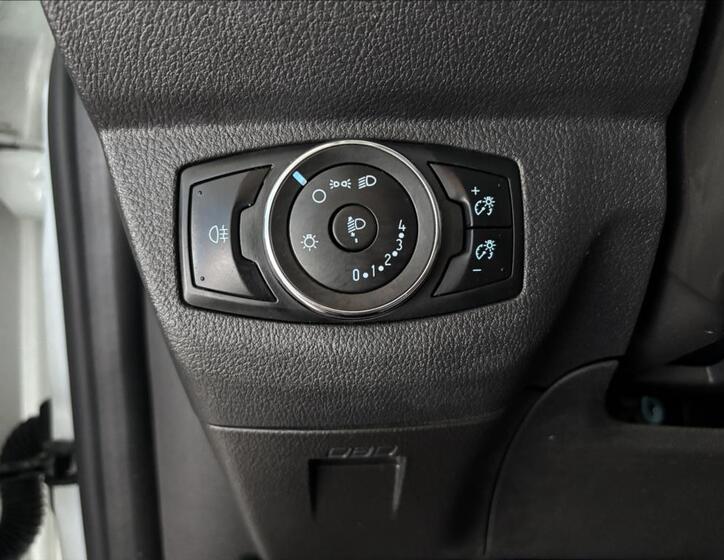 Ford Tourneo Courier 11