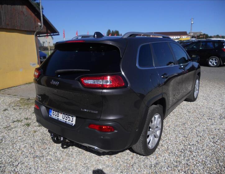 Jeep Cherokee 6