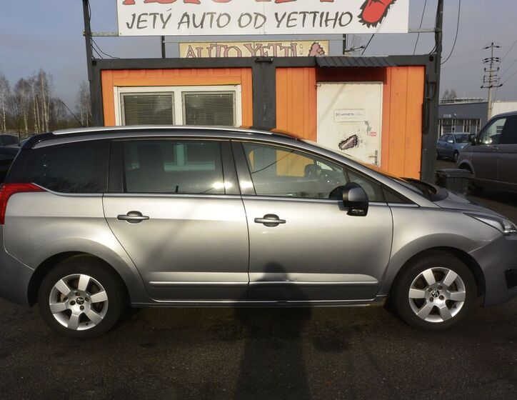 Peugeot 5008 4