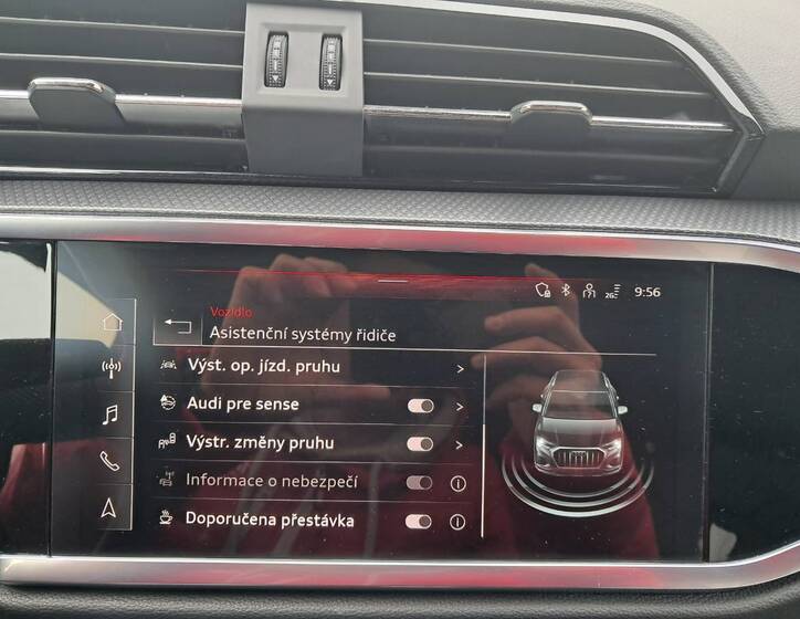 Audi Q3 11