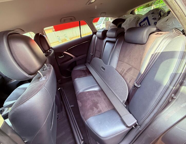 Toyota Avensis 9