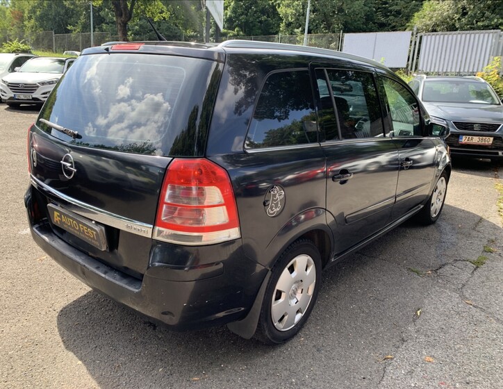 Opel Zafira 5