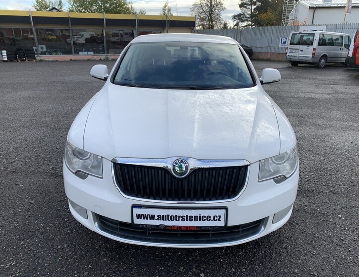 Škoda Superb 9