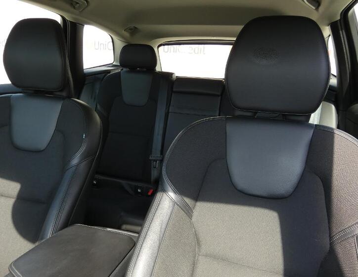 Volvo XC60 7