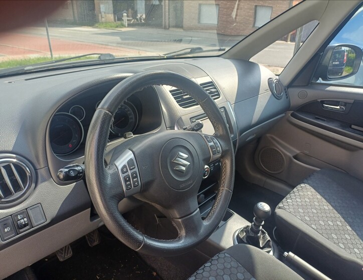 Suzuki SX4 7