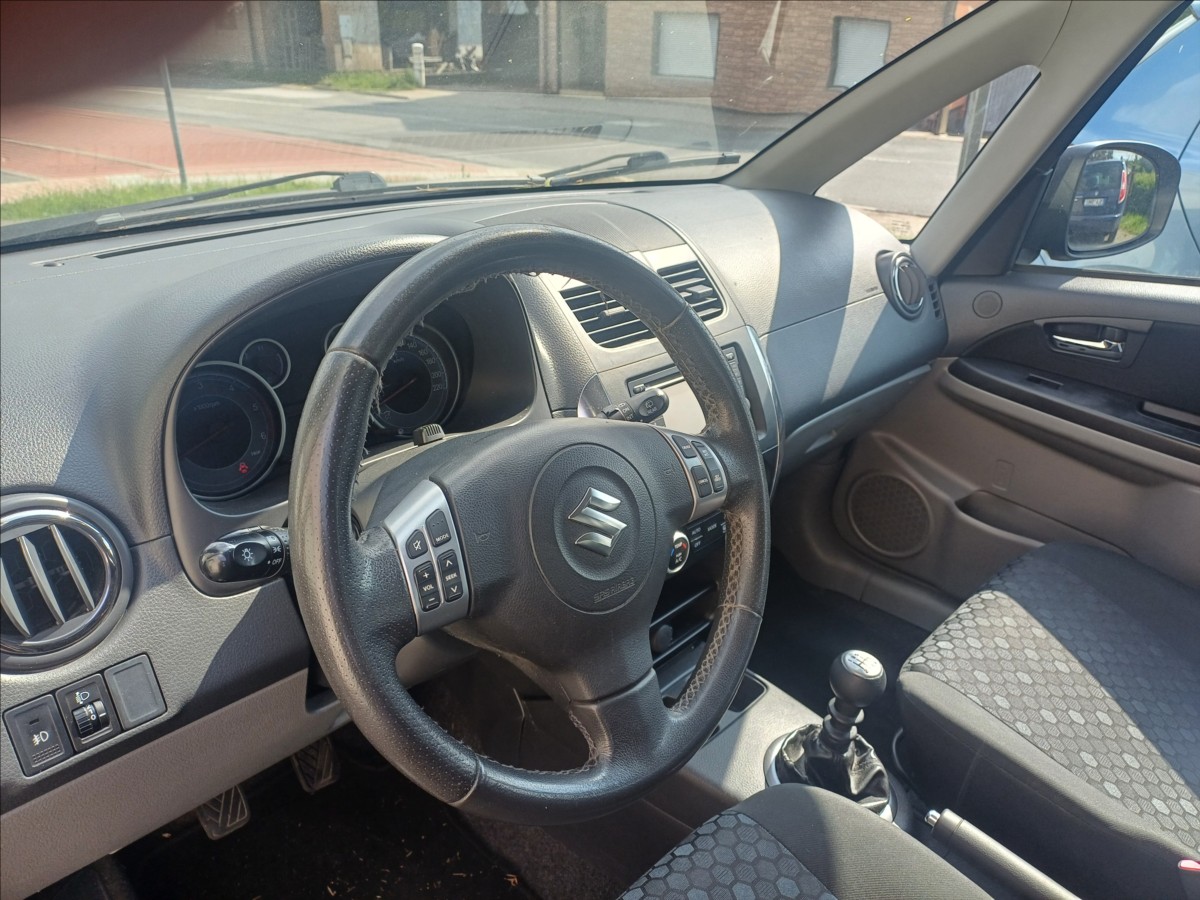 Suzuki SX4