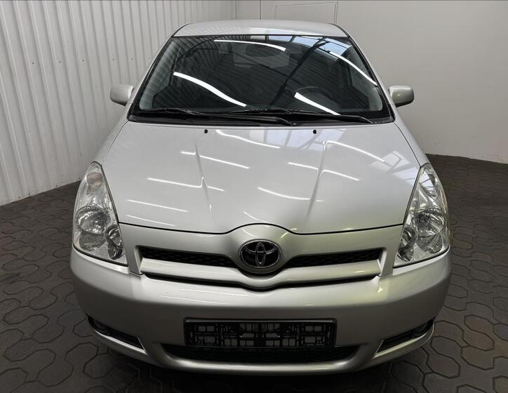 Toyota Corolla Verso 13