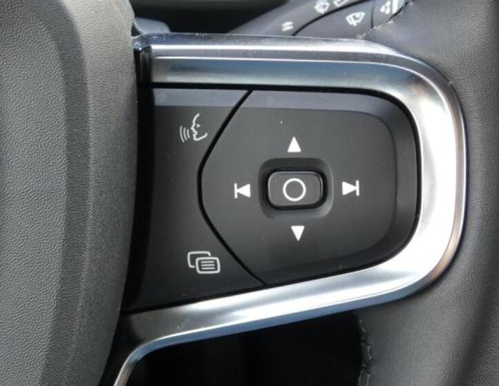 Volvo XC40 12