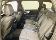 Audi Q7 6