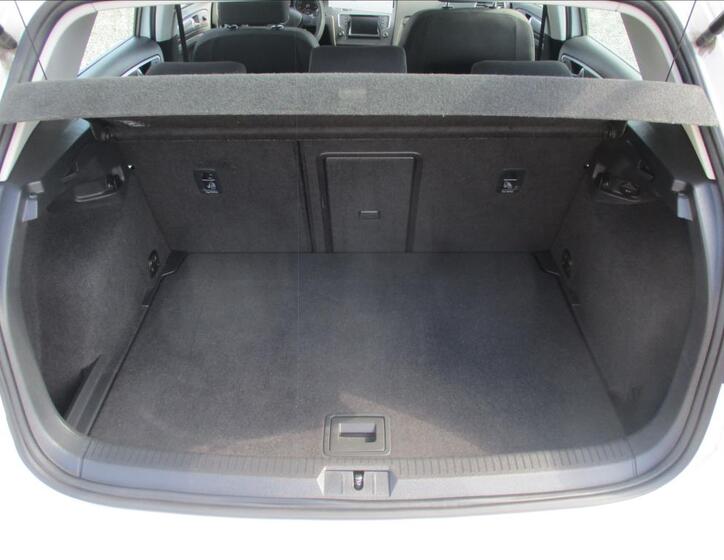 Volkswagen Golf 9
