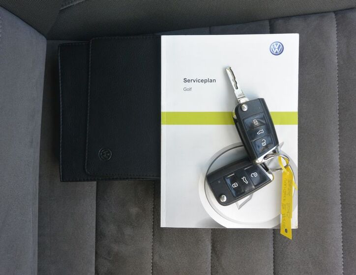 Volkswagen Golf 36