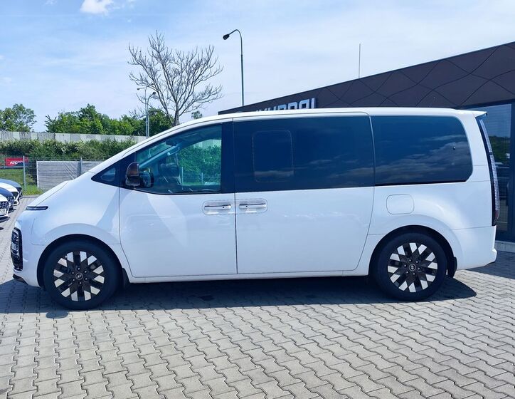 Hyundai Staria 8