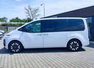 Hyundai Staria 8