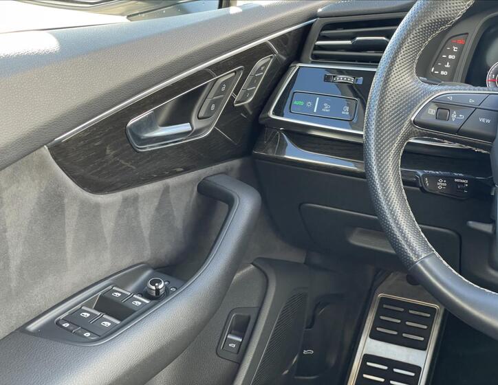 Audi Q7 12