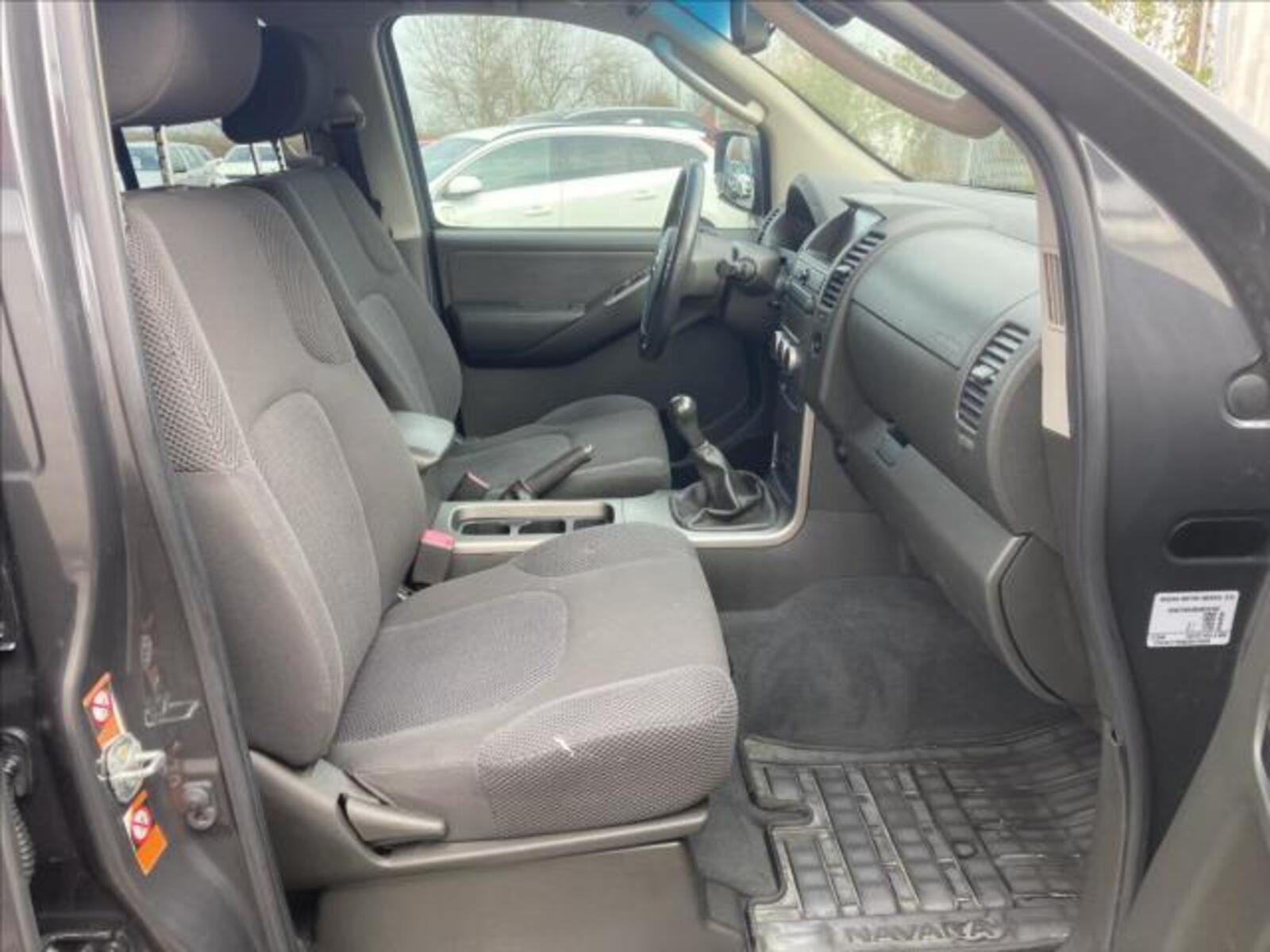 Nissan Navara 22