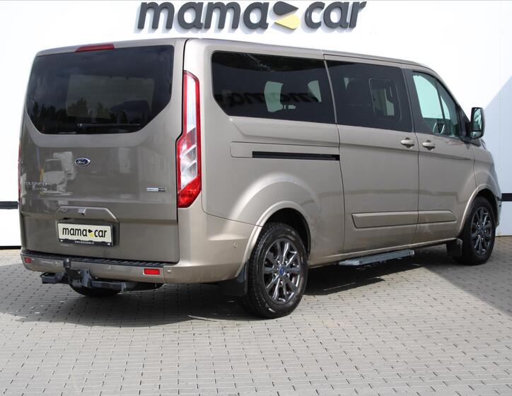 Ford Tourneo Custom 2