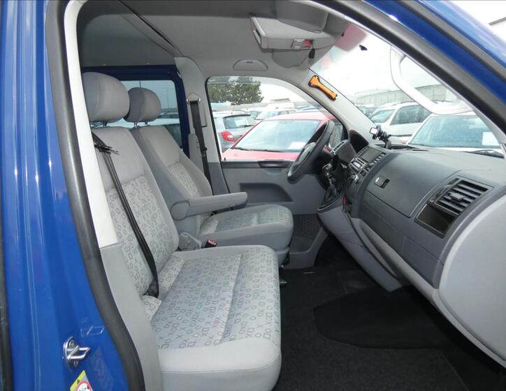 Volkswagen Transporter 9