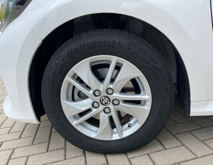 Toyota Yaris 11