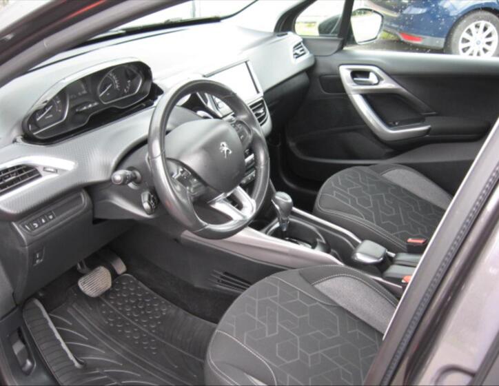 Peugeot 2008 7