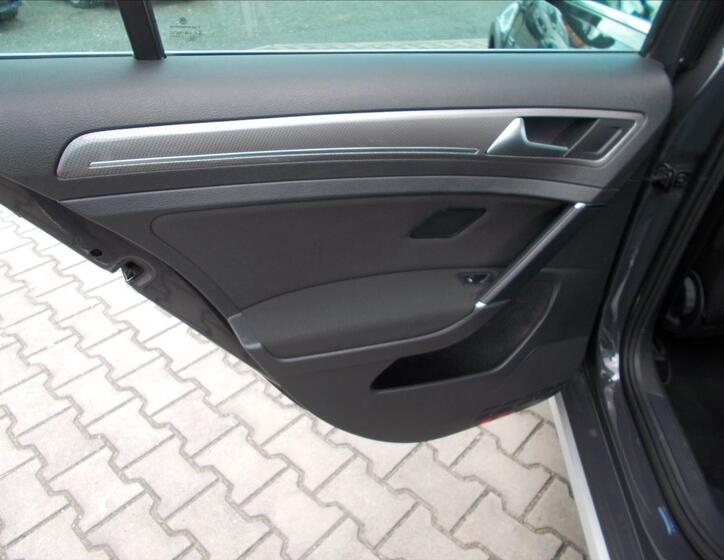Volkswagen Golf 18