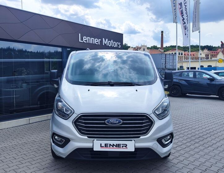Ford Tourneo Custom 2