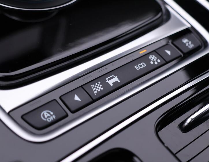 Jaguar XE 35